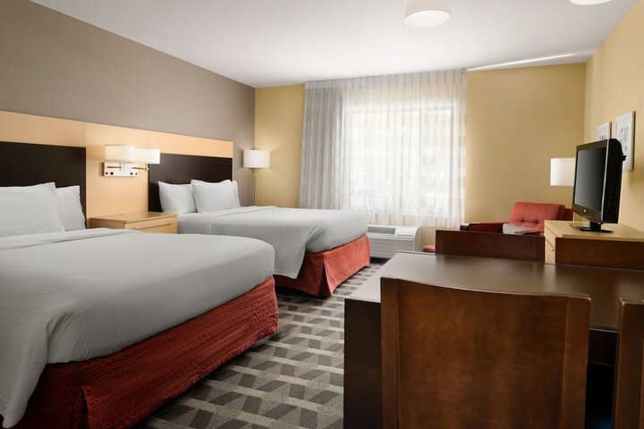 Room 3 of 32