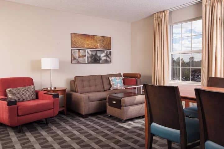 Room 13 of 29
