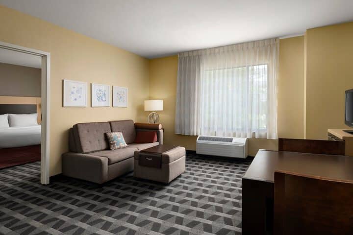 Room 15 of 32