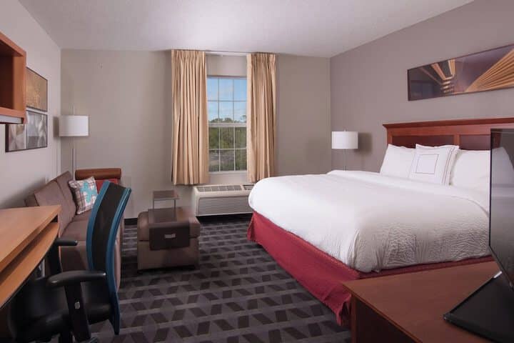 Room 11 of 29