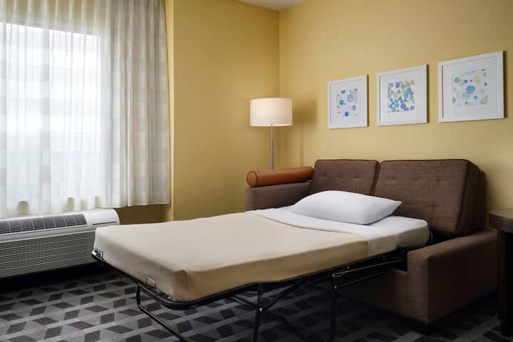 Room 14 of 32