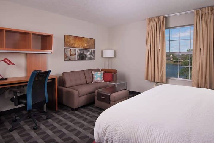 Room 9 of 29
