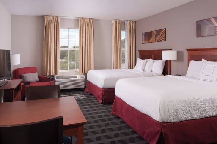 Room 10 of 29