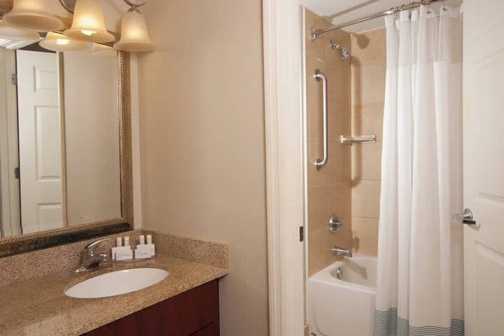 Room 16 of 29