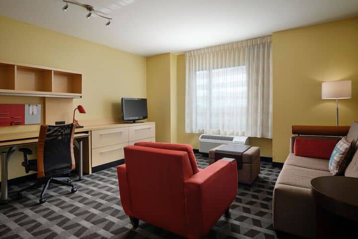 Room 16 of 32